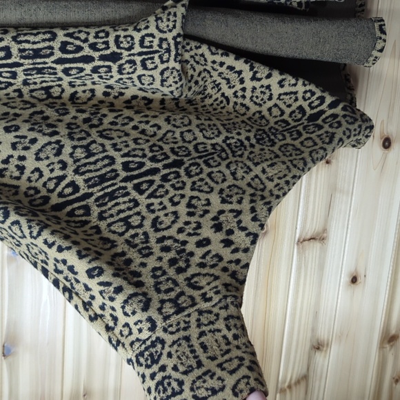 Chico's Top Womens XL Leopard Print Tie Front Shawl Size 3 - Picture 3 of 6